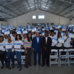 ITLA entrega becas de inglés a munícipes de Boca Chica