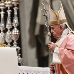 El papa acepta renuncia de nuncio en Francia, investigado por agresión sexual