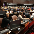 Diputados aprueban proyecto autoriza financiar más de mil millones al sector público en pago de doble sueldo