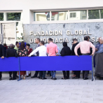 Simpatizantes de Leonel Fernández hacen filas en Funglode para felicitarlo por cumpleaños 66