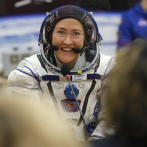 Astronauta impone récord de mujer con más tiempo en espacio