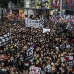 Decenas de miles de personas salen a la calle en Hong Kong para el Año Nuevo