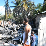 Dos familias pierden sus casas en incendio en Barahona