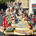 Latinos estelarizan el Desfile de las Rosas como muestra de su éxito en EE.UU.
