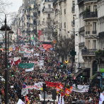 Miles de franceses vuelven a las calles en pulso contra reforma de pensiones de Macron