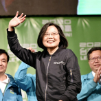 Taiwaneses reeligen a presidenta con firme postura contra China