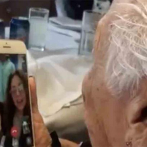 Thalía felicita a su abuela a través de videollamada por su 102 cumpleaños