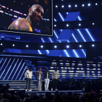 Músicos rinden homenaje a Kobe Bryant en los Grammy