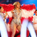 Alaban a Jennifer López por mostrar la bandera de Puerto Rico en Super Bowl