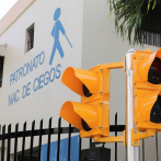 Colocan primer semáforo sonoro para peatones no videntes en la avenida Correa y Cidrón