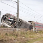 Al menos dos muertos y 30 heridos tras descarrilar un tren de pasajeros en Italia
