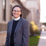 Lesbiana es nueva obispa de Iglesia episcopal en Michigan