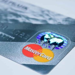 Mastercard recibe luz verde para optar al negocio de tarjetas en China