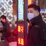 China eleva a casi 60.000 los casos por coronavirus y a más de 1.300 los muertos