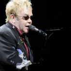 Elton John suspende un concierto en Nueva Zelanda al quedarse sin voz