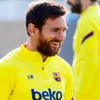 Messi pisa por primera vez la cancha donde brilló Maradona