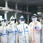China impone cuarentenas adicionales a pacientes con alta médica que podrían tener restos del coronavirus