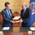 Bisonó firmó en la OEA acuerdo de cooperación con Luis Almagro