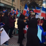 Dominicanos en Pensilvania se manifiestan exigiendo respeto a la democracia