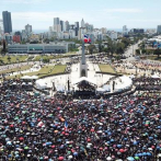 Concierto por la democracia se desarrolla con miles de personas en Plaza de la Bandera