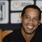 Ronaldinho entró a Paraguay con pasaporte falso y le abren investigación junto a su hermano