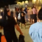 En vivo: Jóvenes protestan con velas y cacerolazos frente a la Plaza de la Bandera