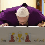 “Ayuden a la gente a no sentirse aislada”, este es el llamado del Papa a los periodistas