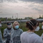 Estudiantes de medicina de Praga atienden a los sin techo durante pandemia