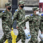 Escándalo de espionaje en Colombia obliga a dar de baja a una docena de militares