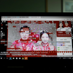 El 'sí quiero' en tiempos de coronavirus: los chinos se casan en línea