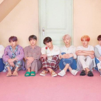 BTS invita a seguidores a su habitación para un concierto de pago en internet