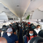 Llegan al país 50 dominicanos en vuelo humanitario desde Islas Turcas y Caicos