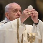 El papa exhorta a respetar las medidas de seguridad para poder celebrar misa