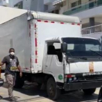 Camión con logo JCE entra a comando de Gonzalo y la institución dice que no le pertenece y es vehículo subcontratado