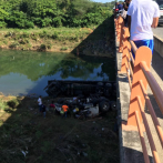 Tres muertos tras caer vehículo pesado de puente en la Circunvalación