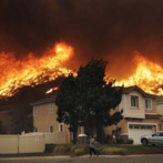 Continúan las evacuaciones en California ante el avance de los incendios