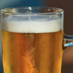 Venta de cervezas disminuyó 41.9% entre marzo y junio; la de ron y wiski aumentó