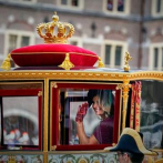 Los reyes holandeses ya no usarán la Carroza Dorada, criticada por racismo