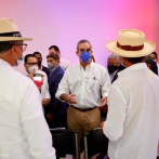 Presidente crea en Santiago una comisión para solucionar problemas de los tabaqueros