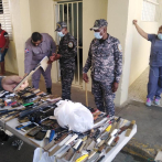 Director de Prisiones dice internos de La Victoria entregaron armas y celulares de forma voluntaria