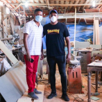 “El Boli” dona su primer sueldo como diputado a dueño de taller que le robaron las máquinas