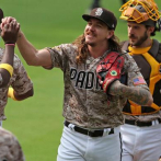 Mike Clevinger abandona partido ante los Angelinos