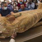Egipto saca a la luz 59 sarcófagos de hace 2,600 años con sus momias intactas