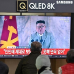 Kim evita mensajes duros contra EE.UU., pero exhibe músculo militar