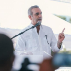 Abinader pide a contratistas de Monte Grande “darse rápido”