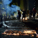 Manifestantes queman banderas en Portland en tensa noche electoral