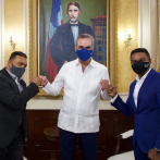 Raymond Pozo y Miguel Céspedes se reúnen con el presidente y solicitan seguro médico para todos los comediantes