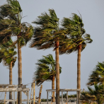 'Eta' gana fuerza en el golfo de México y recupera la categoría de huracán