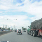 Digesett habilita carril contrario en autopista Duarte para fluidez del tránsito