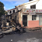 Incendio destruye vivienda de madera y repostería en el centro de Puerto Plata